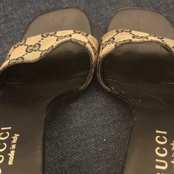 Gucci Women's Black and Tan Heels - Picture 3 of 7